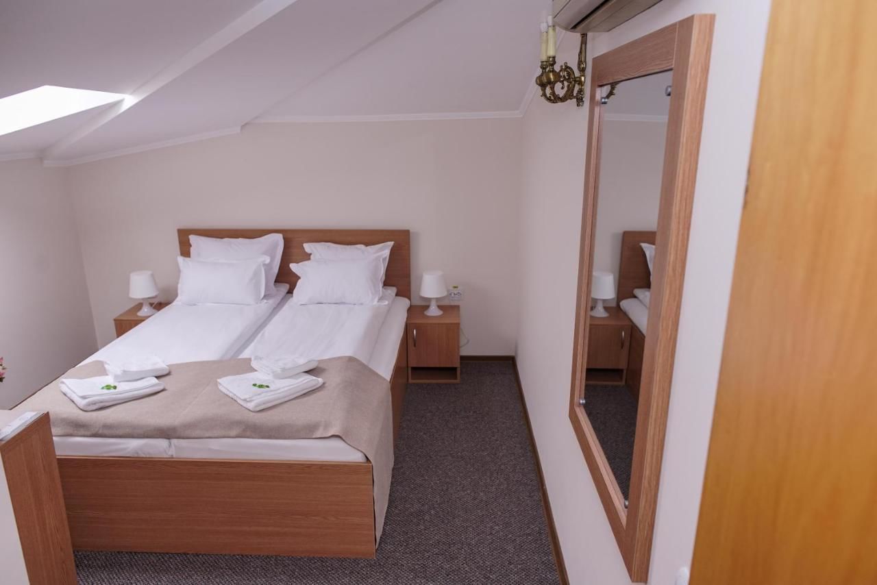 Отель Bucharest Downtown Inn Бухарест