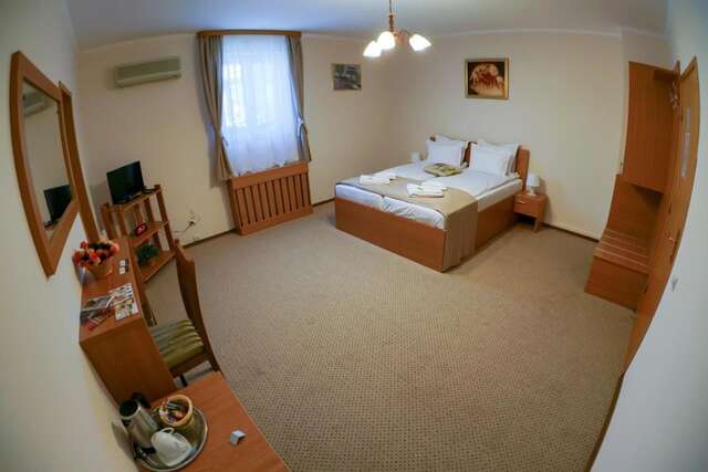 Отель Bucharest Downtown Inn Бухарест-36
